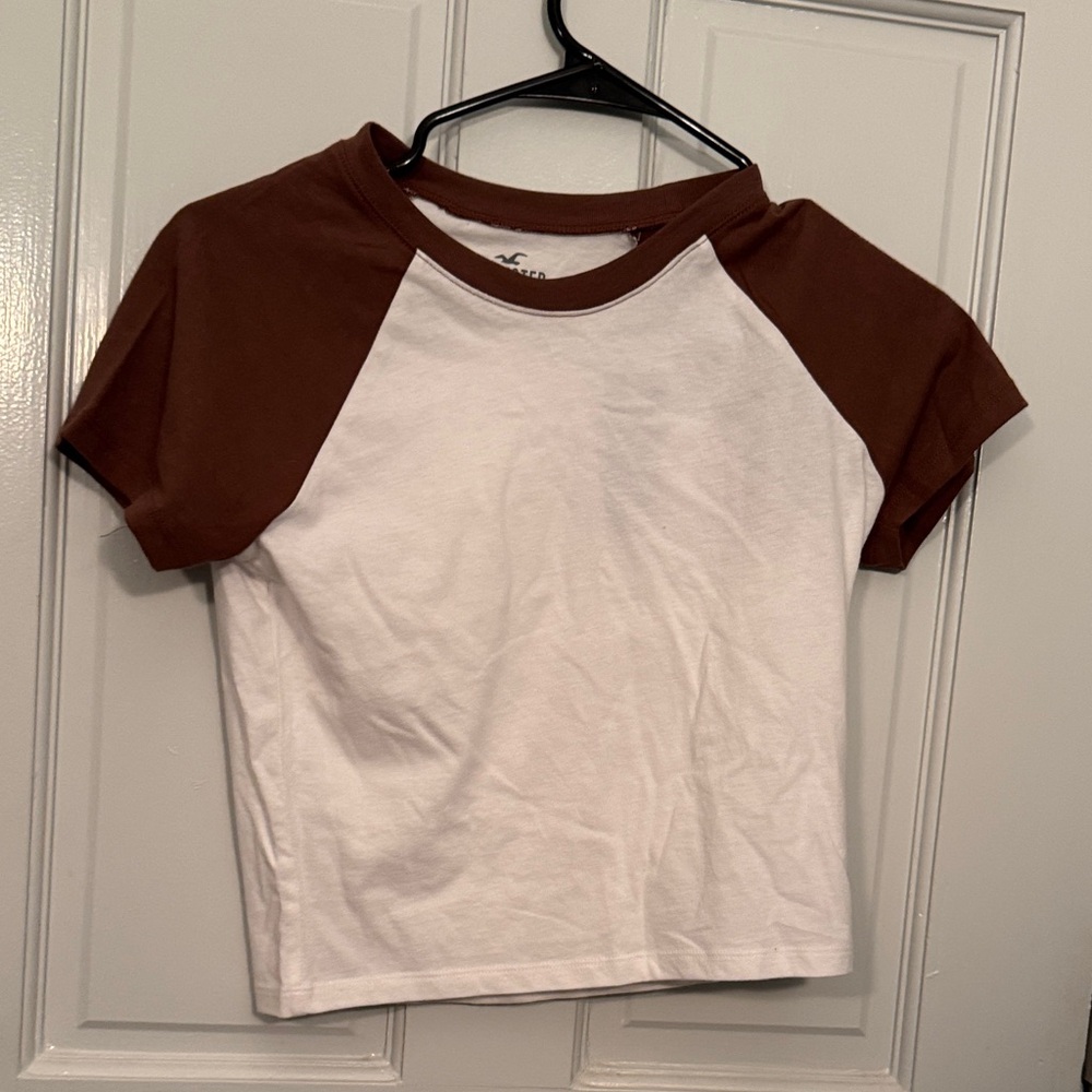 Hollister Womens XS Brown and White Raglan Baby Tee